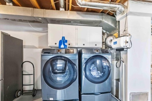 17 Clark Crescent, Fort Mcmurray, AB - Indoor Photo Showing Laundry Room