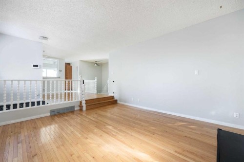 189 Farrell Crescent, Fort Mcmurray, AB - Indoor Photo Showing Other Room