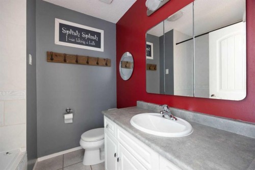 189 Farrell Crescent, Fort Mcmurray, AB - Indoor Photo Showing Bathroom