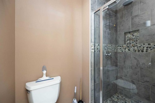 189 Farrell Crescent, Fort Mcmurray, AB - Indoor Photo Showing Bathroom