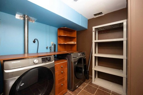 189 Farrell Crescent, Fort Mcmurray, AB - Indoor Photo Showing Laundry Room