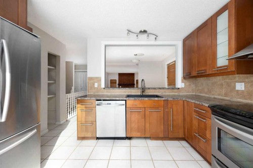 189 Farrell Crescent, Fort Mcmurray, AB - Indoor Photo Showing Kitchen