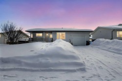 157 Hilltop Crescent  Fort Mcmurray, AB T9H 3V3