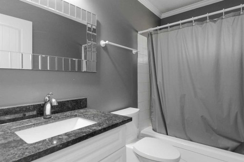 32 Moberly Crescent, Fort Mcmurray, AB - Indoor Photo Showing Bathroom