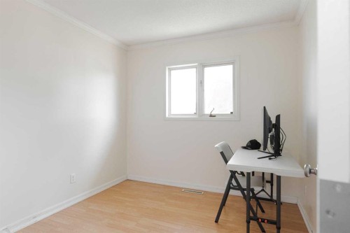 32 Moberly Crescent, Fort Mcmurray, AB - Indoor Photo Showing Office