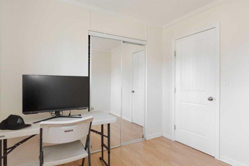 32 Moberly Crescent, Fort Mcmurray, AB - Indoor Photo Showing Office