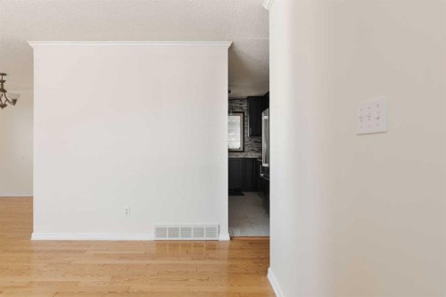 32 Moberly Crescent, Fort Mcmurray, AB - Indoor Photo Showing Other Room