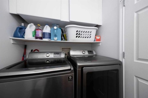 209 Grouse Way, Fort Mcmurray, AB - Indoor Photo Showing Laundry Room