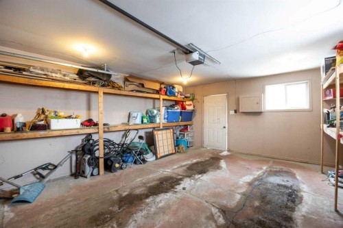 209 Grouse Way, Fort Mcmurray, AB - Indoor Photo Showing Garage