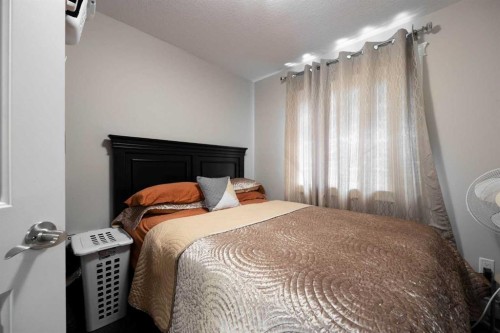 157 Coniker Crescent, Fort Mcmurray, AB - Indoor Photo Showing Bedroom
