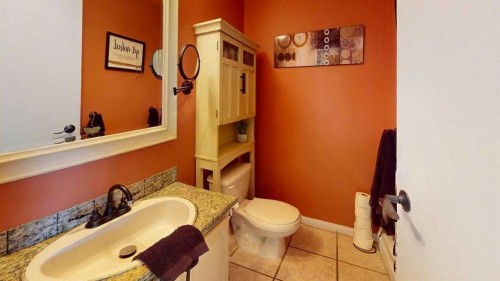 185 Oaks Bay, Fort Mcmurray, AB - Indoor Photo Showing Bathroom