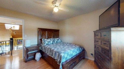 185 Oaks Bay, Fort Mcmurray, AB - Indoor Photo Showing Bedroom