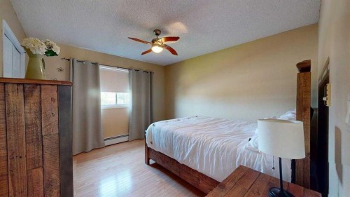 185 Oaks Bay, Fort Mcmurray, AB - Indoor Photo Showing Bedroom