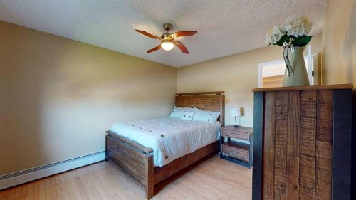 185 Oaks Bay, Fort Mcmurray, AB - Indoor Photo Showing Bedroom