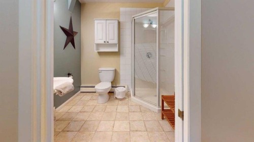 185 Oaks Bay, Fort Mcmurray, AB - Indoor Photo Showing Bathroom