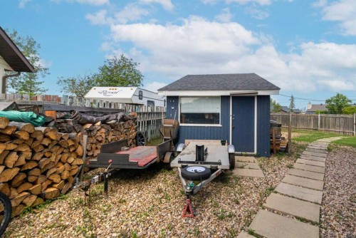 185 Oaks Bay, Fort Mcmurray, AB - Outdoor