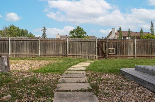 185 Oaks Bay, Fort Mcmurray, AB - Outdoor