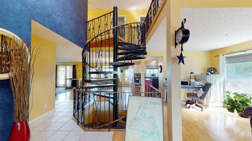 185 Oaks Bay, Fort Mcmurray, AB - Indoor Photo Showing Other Room