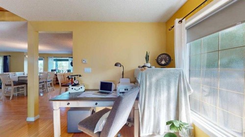 185 Oaks Bay, Fort Mcmurray, AB - Indoor Photo Showing Office