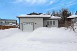 218 Maclaren Crescent  Fort Mcmurray, AB T9K 1J8