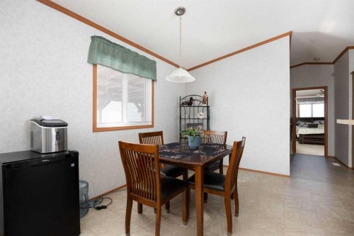 172 Gregoire Crescent, Fort Mcmurray, AB - Indoor Photo Showing Dining Room