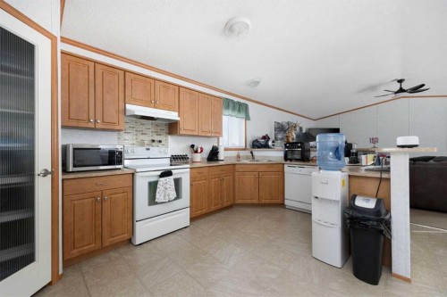 172 Gregoire Crescent, Fort Mcmurray, AB - Indoor Photo Showing Kitchen With Double Sink