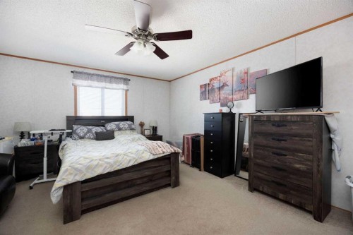 172 Gregoire Crescent, Fort Mcmurray, AB - Indoor Photo Showing Bedroom