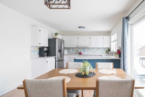 195 Cornwall Drive, Fort Mcmurray, AB - Indoor Photo Showing Dining Room