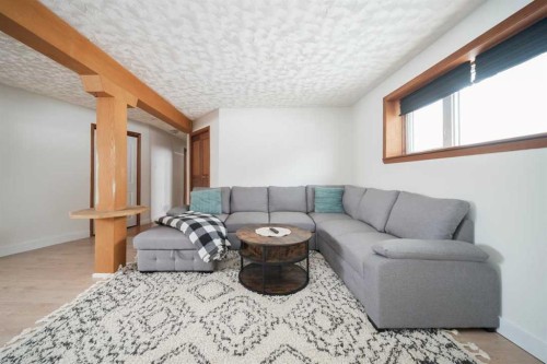 195 Cornwall Drive, Fort Mcmurray, AB - Indoor Photo Showing Living Room