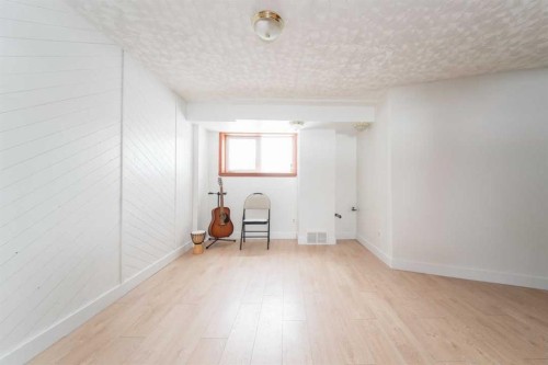 195 Cornwall Drive, Fort Mcmurray, AB - Indoor Photo Showing Other Room