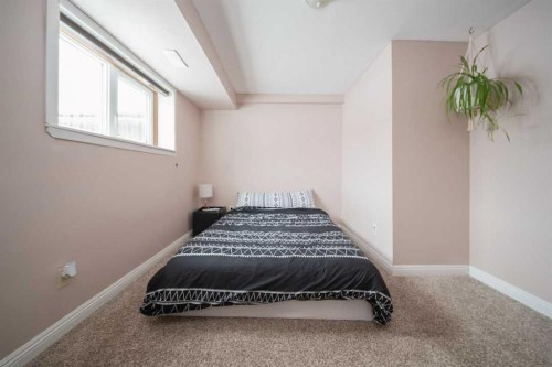 195 Cornwall Drive, Fort Mcmurray, AB - Indoor Photo Showing Bedroom