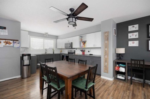 7-220 Swanson Crescent, Fort Mcmurray, AB - Indoor Photo Showing Dining Room