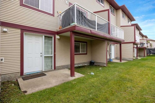 7-220 Swanson Crescent, Fort Mcmurray, AB - Outdoor With Exterior