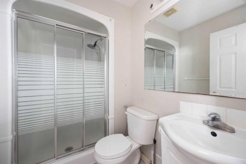 129 Lightbown Way, Fort Mcmurray, AB - Indoor Photo Showing Bathroom