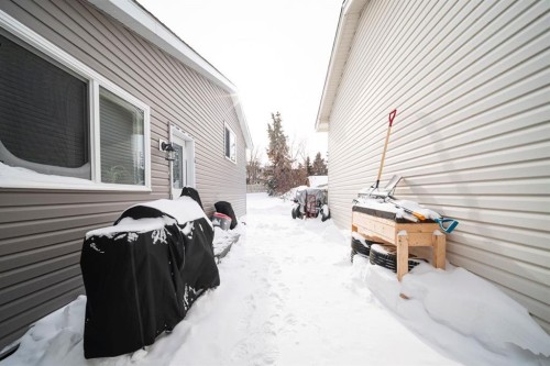 181 Windsor Drive, Fort Mcmurray, AB - Outdoor With Exterior