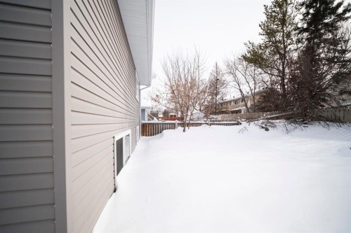 181 Windsor Drive, Fort Mcmurray, AB - Outdoor With Exterior