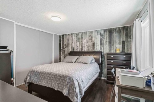189 Cree Road, Fort Mcmurray, AB - Indoor Photo Showing Bedroom