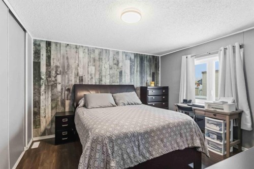 189 Cree Road, Fort Mcmurray, AB - Indoor Photo Showing Bedroom