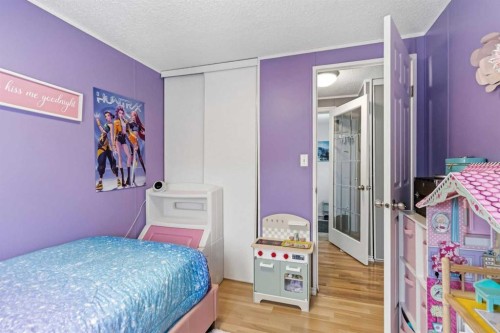 189 Cree Road, Fort Mcmurray, AB - Indoor Photo Showing Bedroom
