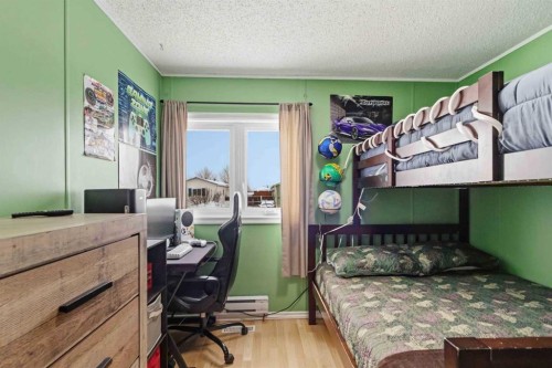189 Cree Road, Fort Mcmurray, AB - Indoor Photo Showing Bedroom
