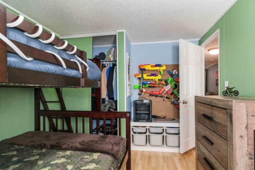 189 Cree Road, Fort Mcmurray, AB - Indoor Photo Showing Bedroom