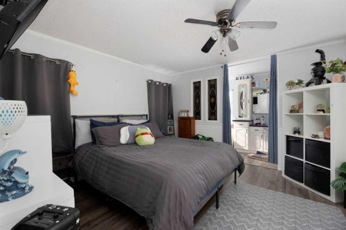 284 Caouette Crescent, Fort Mcmurray, AB - Indoor Photo Showing Bedroom