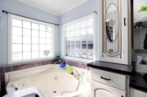284 Caouette Crescent, Fort Mcmurray, AB - Indoor Photo Showing Laundry Room