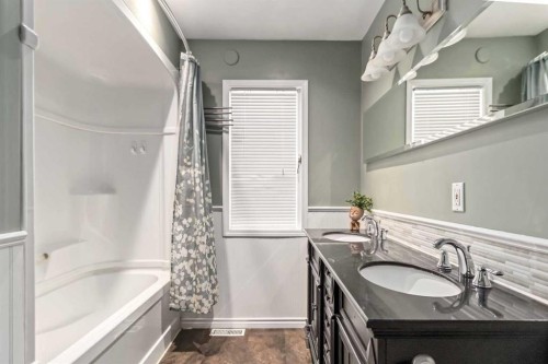 54 Poplar Crescent, Gregoire Lake Estates, AB - Indoor Photo Showing Kitchen