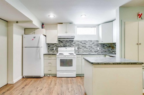 126 Cornwall Drive, Fort Mcmurray, AB - Indoor Photo Showing Kitchen