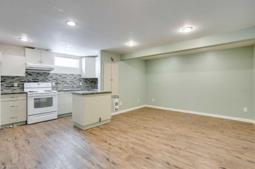 126 Cornwall Drive, Fort Mcmurray, AB - Indoor Photo Showing Kitchen