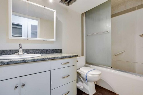 126 Cornwall Drive, Fort Mcmurray, AB - Indoor Photo Showing Bathroom