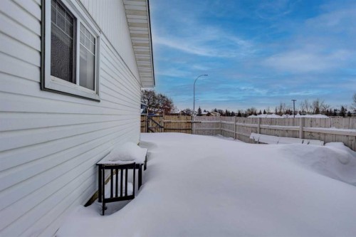 126 Cornwall Drive, Fort Mcmurray, AB - Outdoor With Exterior