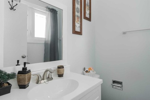 113 Deep Road, Fort Mcmurray, AB - Indoor Photo Showing Bathroom