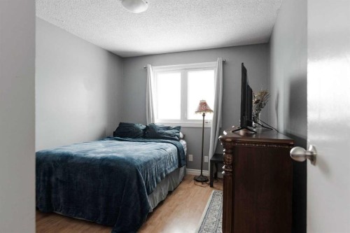 113 Deep Road, Fort Mcmurray, AB - Indoor Photo Showing Bedroom